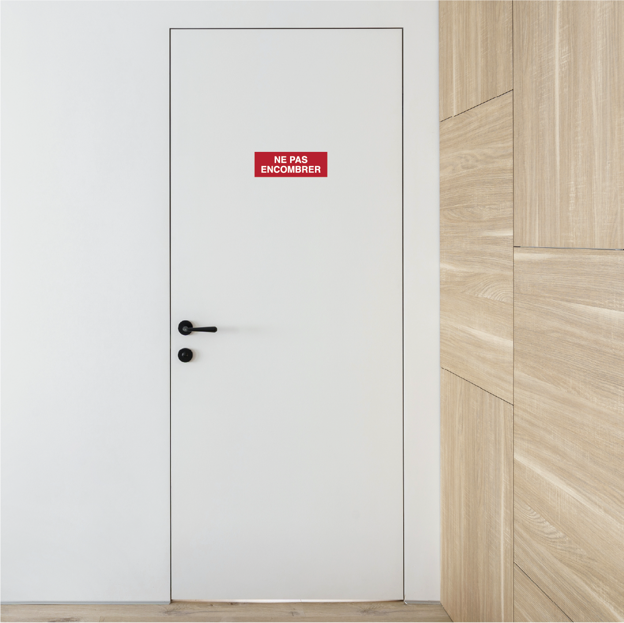 Pictogramme ISO 7010 d'évacuation hors des voies d'engins
